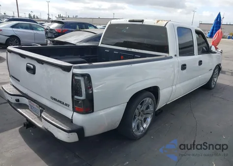 2005 Chevrolet Silverado 1500 Ls из США, поврежденный, VIN 2GCEC13T951159829